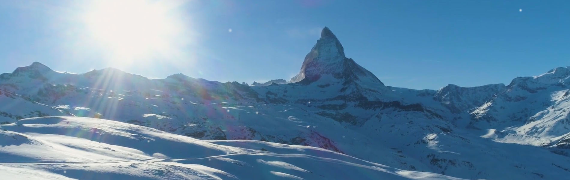 高品質な翻訳をご提供する株式会社シュタールジャパンの公式ホームページのトップページ写真です。世界に展開するシュタールグループ本社スイスの山の写真を用いています。